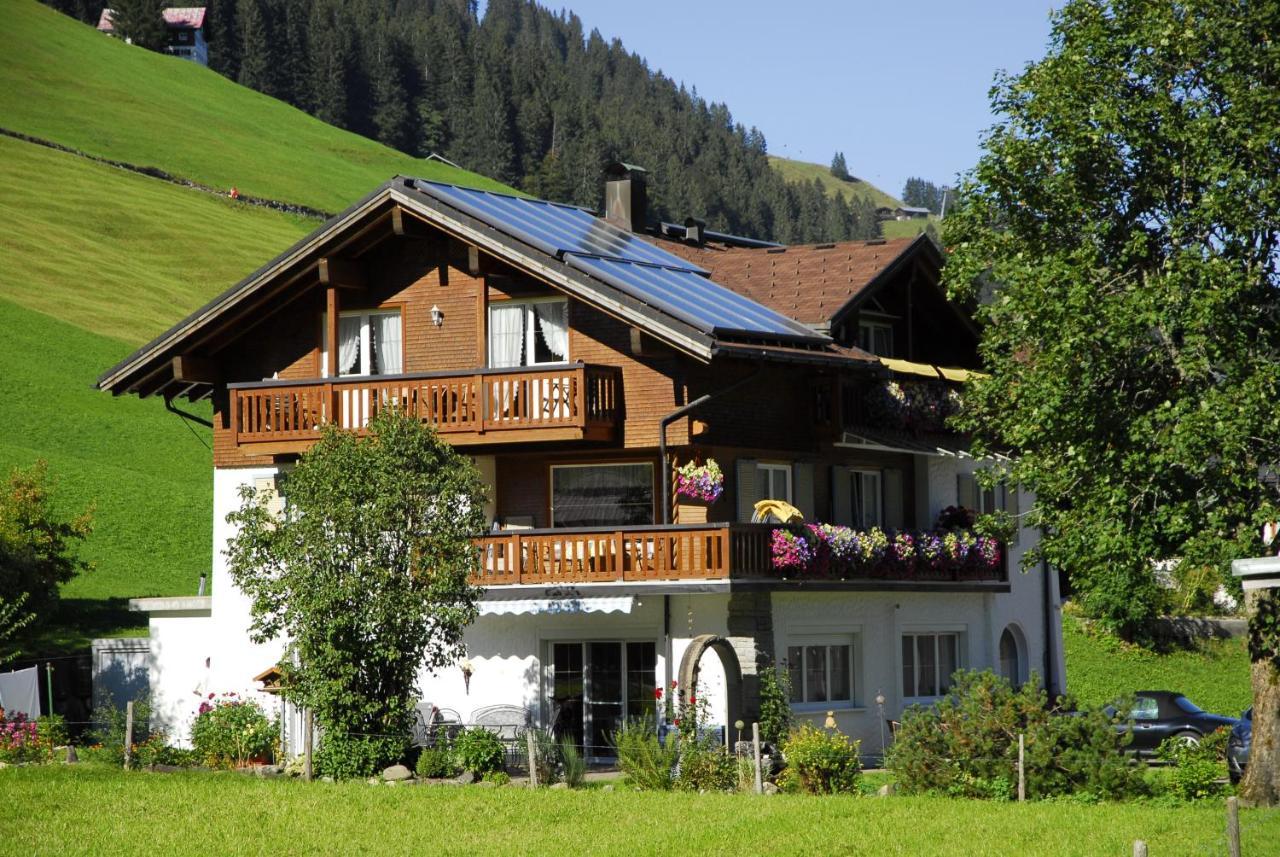 Walliser Stube Aparthotel Mittelberg Exterior foto