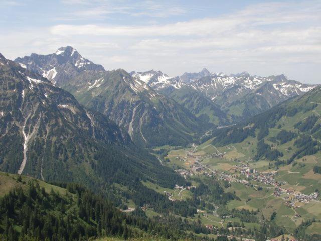 Walliser Stube Aparthotel Mittelberg Exterior foto