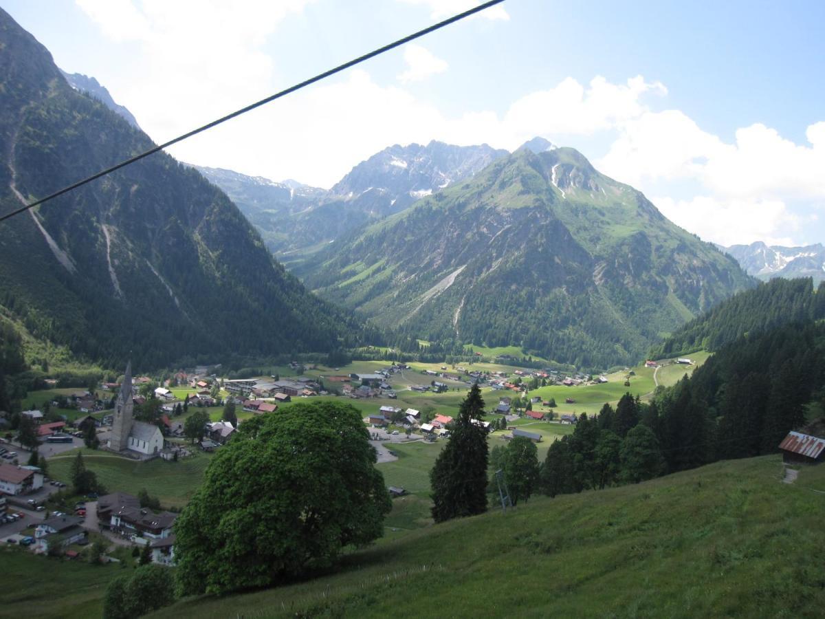 Walliser Stube Aparthotel Mittelberg Exterior foto