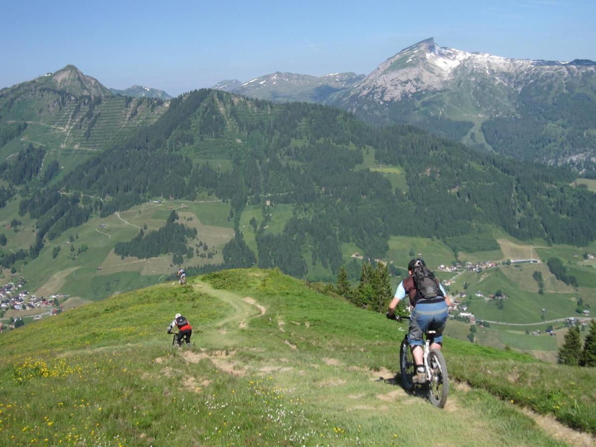 Walliser Stube Aparthotel Mittelberg Exterior foto